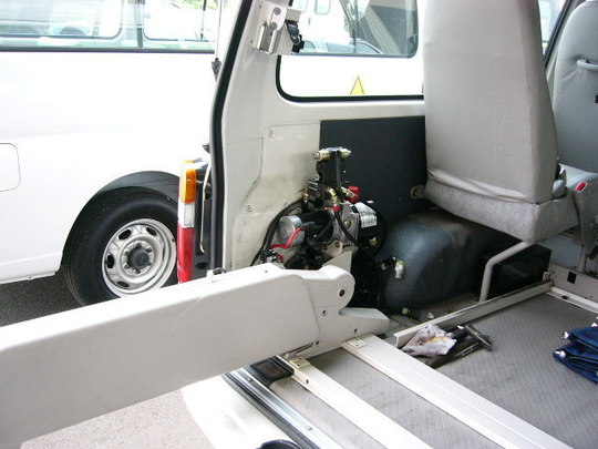 ハイエース　福祉車両　修理　トラブル　H24 (3).jpg