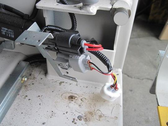 福祉車両　車椅子移動車　リミットセンサー　修理　交換　故障.. (12).jpg