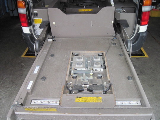 車いす用リフトの故障箇所とその修理費用 | トヨタ福祉車両（ウェル